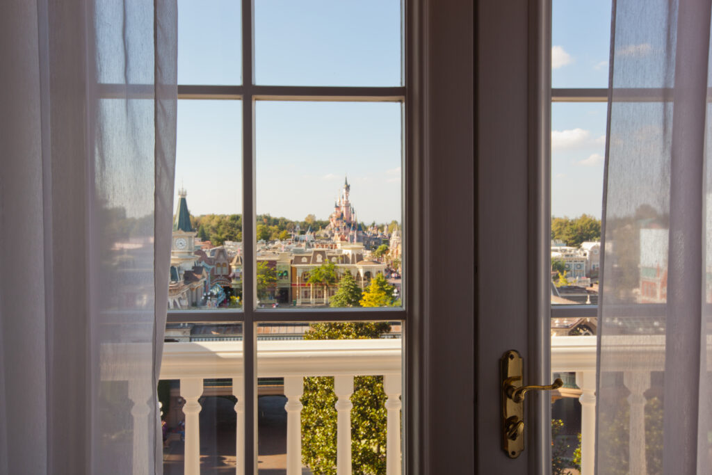 Disneyland Hotel - © Disney