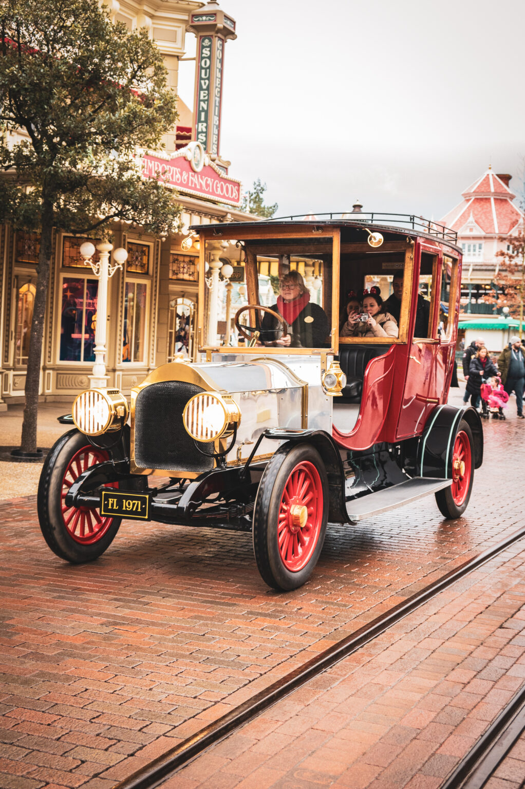 © DLP Explorers