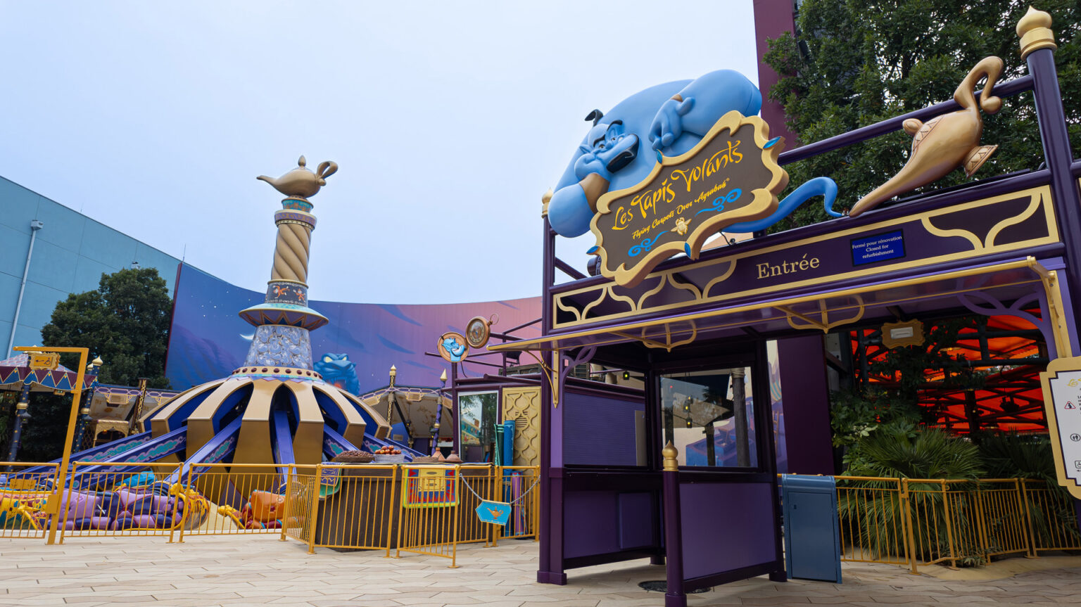 Les Tapis Volants – Flyings Carpets sobre Agrabah - © Disney