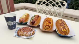 Eten in Disney Adventure World bij Café Luminosity - © Disney