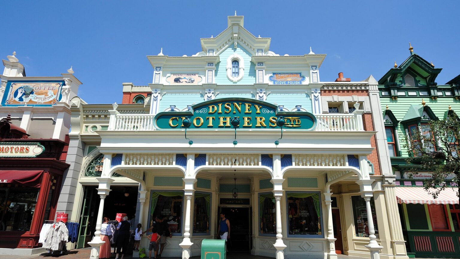 Disney Clothiers - © Disney