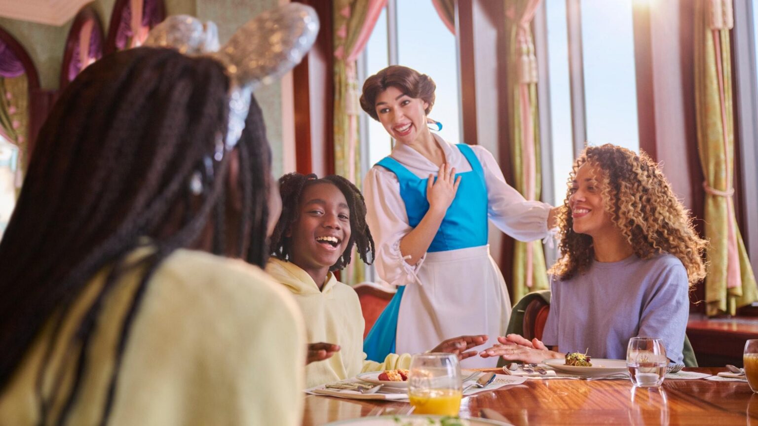 The Regal View Restaurant The Regal View Restaurant - © Disney