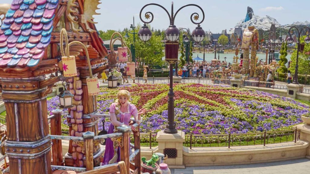 Adventure Way - © Disney